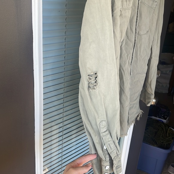 Distressed Utility Light Olive Button Up - Picture 4 of 10